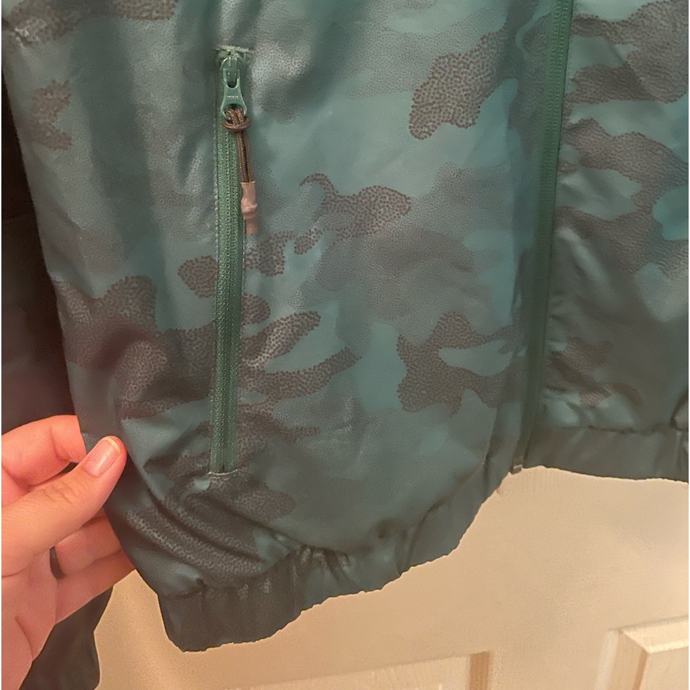 NWT Adidas Woven Lightweight Bomber training Jacket Men’s Small Camo Green black - Picture 9 of 13